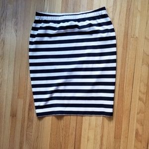 Black/White Striped Skirt XL